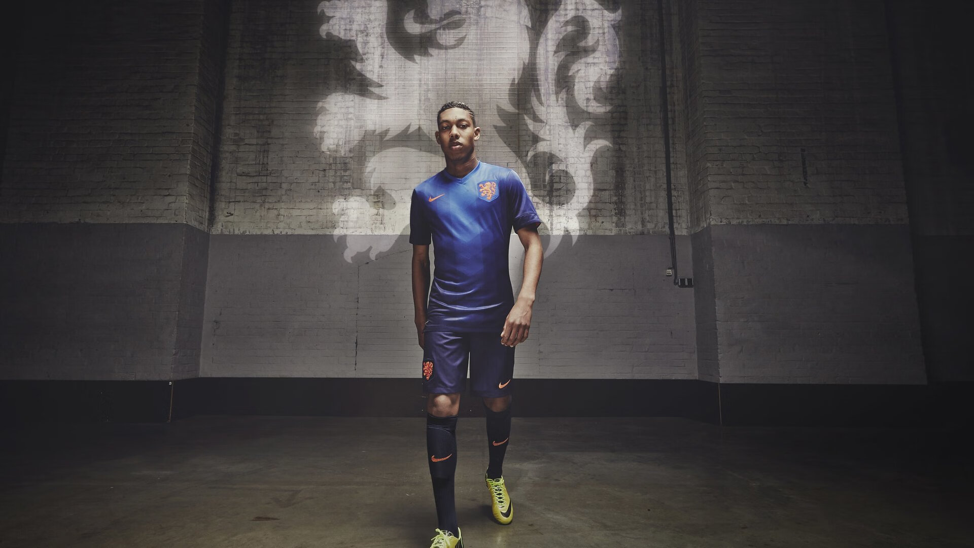 “英超冠军争夺战持续升温，战局扑朔迷离”，英超 冠军